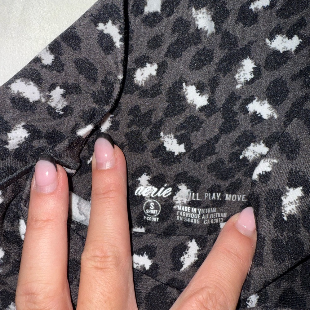 Aerie Charcoal and White Patterned Leggings - Picture 3 of 3